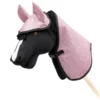 Zwart hobbyhorse met deken en oornetje
